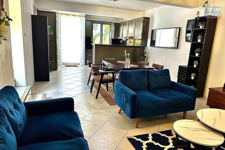 Renting House / Villa FLIC EN FLAC - ALBION – photo 7 of 13 – Bright living area