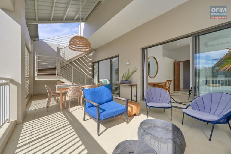 Accessible to foreigners Apartment GRAND BAIE - PEREYBERE - POINTE AUX CANONNIERS – photo 1 of 15 – Veranda