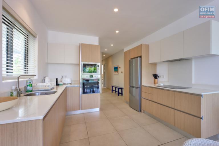 Accessible to foreigners Apartment GRAND BAIE - PEREYBERE - POINTE AUX CANONNIERS – photo 4 of 14 – Fitted kitchen