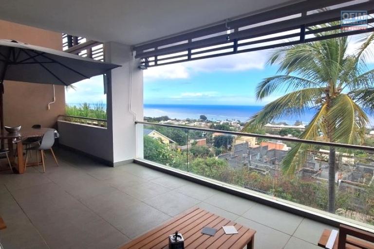 Accessible to foreigners Apartment TAMARIN - RIVIERE NOIRE - MORNE – photo 6 of 17 – Veranda with sea view