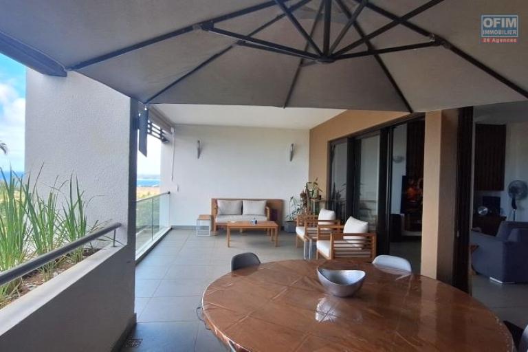 Accessible to foreigners Apartment TAMARIN - RIVIERE NOIRE - MORNE – photo 7 of 17 – Terrace with sea view