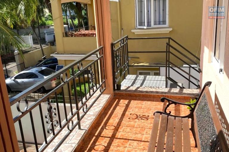 Renting Apartment FLIC EN FLAC - ALBION – photo 2 of 6 – Balcony