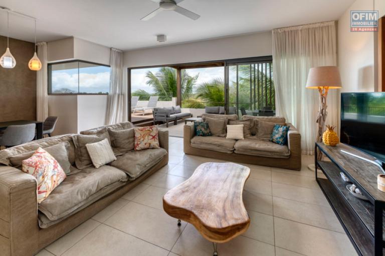 Accessible to foreigners Apartment MONT CHOISY - TROU AUX BICHES – photo 4 of 13 – Living area with sea view