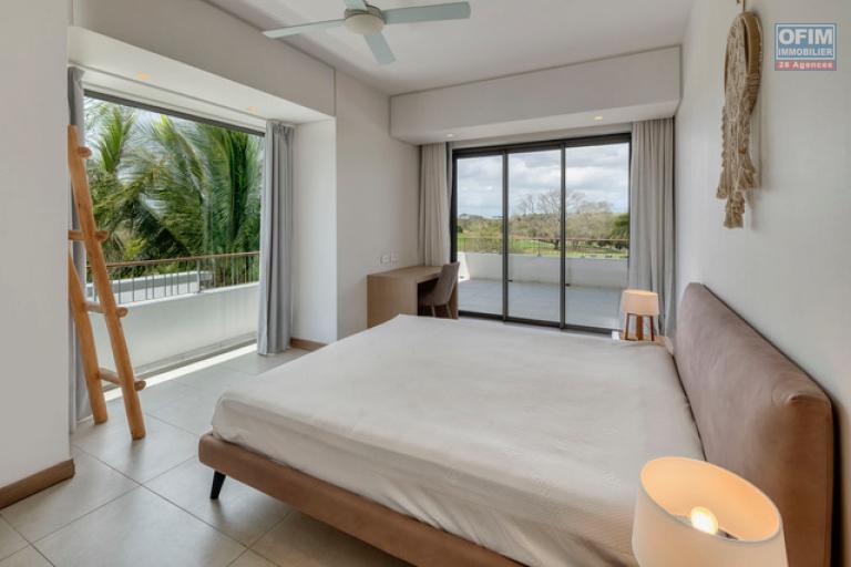 Accessible to foreigners Apartment MONT CHOISY - TROU AUX BICHES – photo 9 of 13 – Bright bedroom