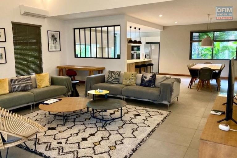 Accessible to foreigners House / Villa GRAND GAUBE - CALODYNE – photo 2 of 14 – Spacious living area