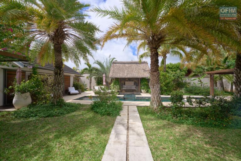 Accessible to foreigners House / Villa GRAND BAIE - PEREYBERE - POINTE AUX CANONNIERS – photo 2 of 15 – Landscaped garden