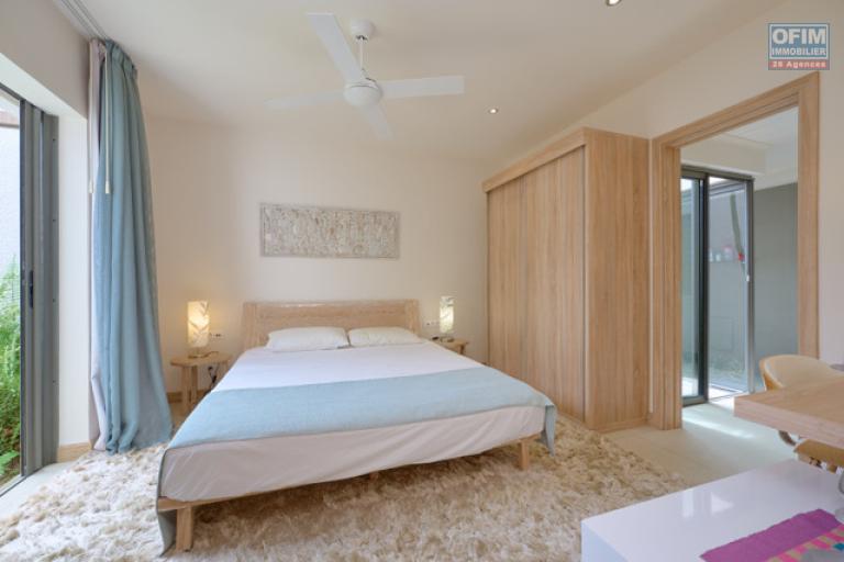 Accessible to foreigners House / Villa GRAND BAIE - PEREYBERE - POINTE AUX CANONNIERS – photo 8 of 15 – Bright bedroom