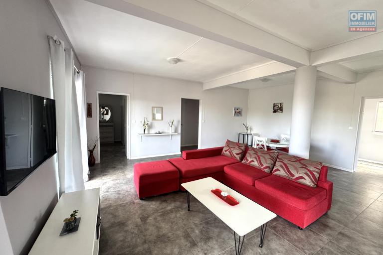 Renting Apartment FLIC EN FLAC - ALBION – photo 3 of 9 – Bright living room