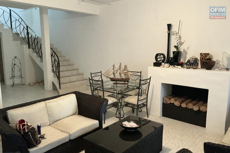 Sales House / Villa MONT CHOISY - TROU AUX BICHES – photo 2 of 16 – Living area