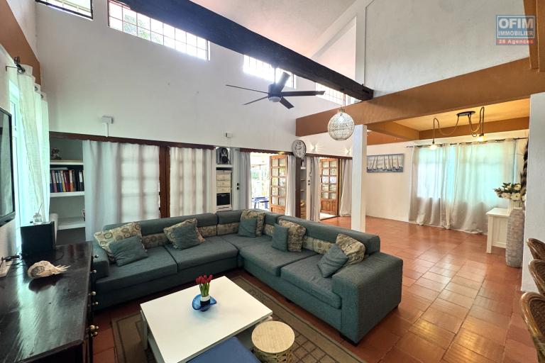 Sale House / Villa FLIC EN FLAC - ALBION – photo 5 of 21 – Spacious living area