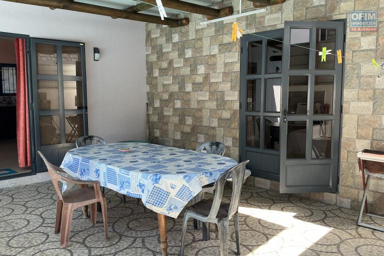 Renting House / Villa GRAND GAUBE - CALODYNE – photo 4 of 10 – Dining room