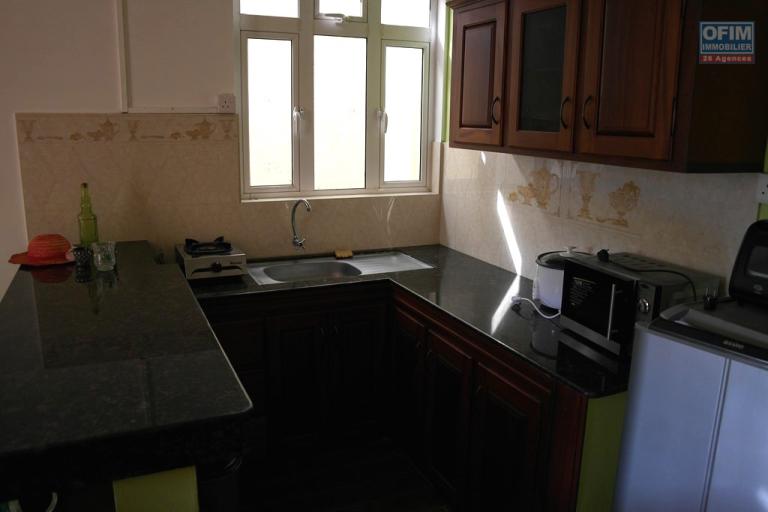 Rental Apartment FLIC EN FLAC - ALBION – photo 5 of 6 – Fitted kitchen