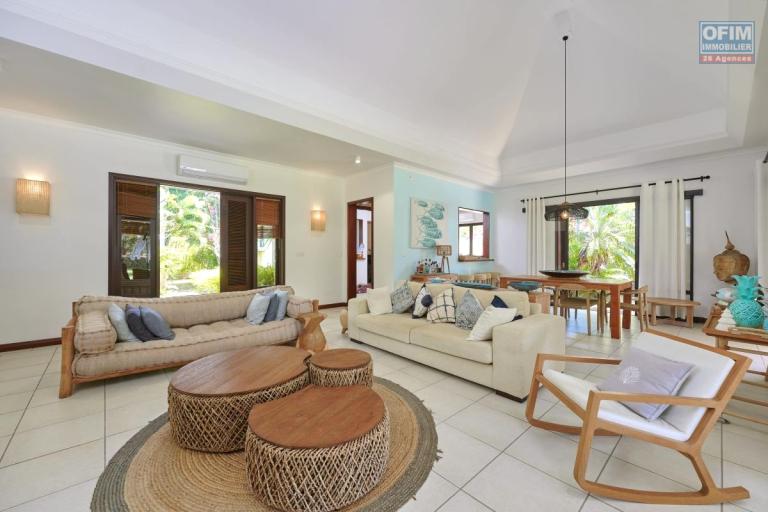 Accessible to foreigners House / Villa TAMARIN - RIVIERE NOIRE - MORNE – photo 6 of 15 – Bright living area
