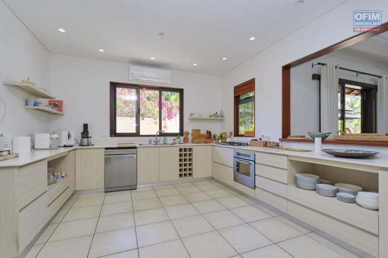Accessible to foreigners House / Villa TAMARIN - RIVIERE NOIRE - MORNE – photo 9 of 15 – Fitted kitchen