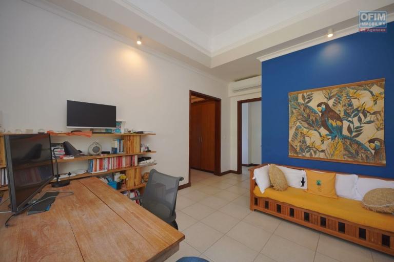 Accessible to foreigners House / Villa TAMARIN - RIVIERE NOIRE - MORNE – photo 10 of 15 – Study