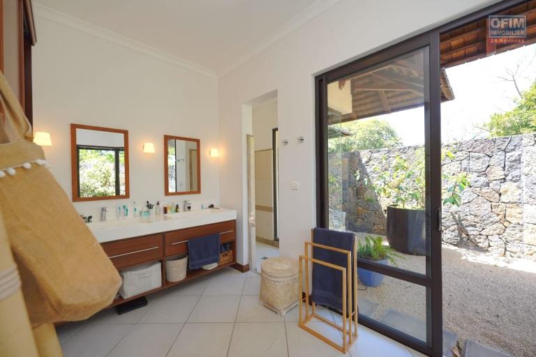 Accessible to foreigners House / Villa TAMARIN - RIVIERE NOIRE - MORNE – photo 14 of 15 – Bright shower room