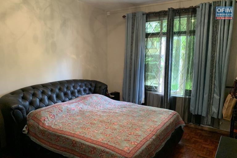 Sales House / Villa CUREPIPE - FLOREAL - VACOAS - PHOENIX – photo 9 of 13 – Bedroom