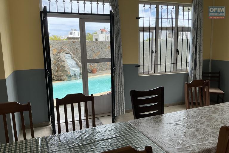 Renting House / Villa GRAND BAIE - PEREYBERE - POINTE AUX CANONNIERS – photo 5 of 19 – Dining room with sea view