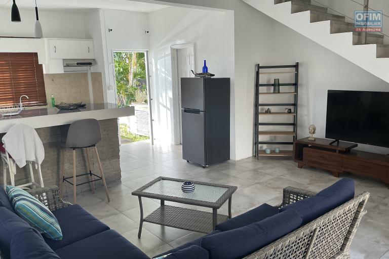 Sales House / Villa GRAND GAUBE - CALODYNE – photo 3 of 15 – Bright living area