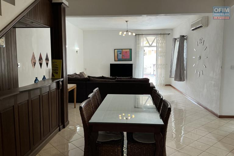 Rental House / Villa GRAND BAIE - PEREYBERE - POINTE AUX CANONNIERS – photo 4 of 16 – Living area