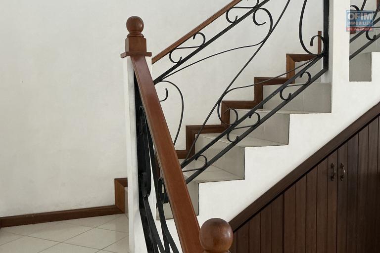 Rental House / Villa GRAND BAIE - PEREYBERE - POINTE AUX CANONNIERS – photo 14 of 16 – Staircase