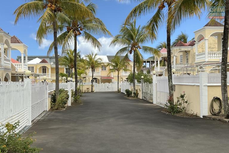 Rental House / Villa GRAND BAIE - PEREYBERE - POINTE AUX CANONNIERS – photo 16 of 16 – Courtyard