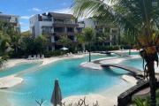 For sale a recent apartment accessible for purchase to non-Mauritians and Mauritian citizens. Located 100 meters from the beach of Mont Choisy, 10 minutes from Grand Baie, the seaside resort on the north coast.