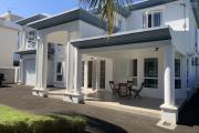 Flic En Flac for rent beautiful and large 4 bedroom villa, an office and a garage located in a residential and quiet area.