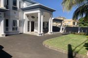 Flic En Flac for sale beautiful and large 4 bedroom villa, an office and a garage located in a residential and quiet area.