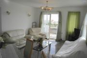 Flic en Flac apartment rental in a small residence with swimming pool close to shops, bus stop, schools etc...