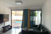 Flic en Flac for rent, recent and pleasant 3-bedroom air-conditioned villa with swimming pool located in a quiet area.