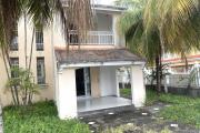 Flic en Flac for sale 3 bedroom duplex located 3 minutes from the beach on foot in a quiet area.