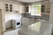 Flic en Flac for sale 3 bedroom duplex located 3 minutes from the beach on foot in a quiet area.