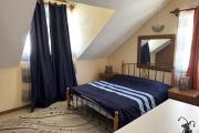  Flic En Flac for rent 3 bedroom villa with swimming pool and garage in a quiet location close to shops and beach.