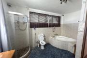  Flic En Flac for rent 3 bedroom villa with swimming pool and garage in a quiet location close to shops and beach.