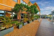 Your tailor-made office, at the heart of the action!
