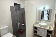 Flic en Flac for sale, accessible to foreigners, luxury 2-bedroom apartment with swimming pool.