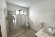 Flic en Flac for rent 3 bedroom apartment with 2 swimming pools located in a splendid secure residence 500m from the beach and shops.