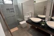 Looking for modernity and peace? Two minutes from the center of Grand Baie.
