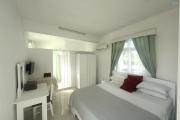    Flic en Flac – 7 bedroom villa for rent with swimming pool, ideally located just 200 meters from the beach.