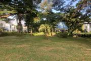 Flic En Flac for rent three bedroom duplex with swimming pool located in a secure complex in a quiet area and close to the beach and shops.