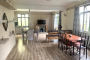 Flic en Flac - 3 bedroom apartment for rent, located on the first floor in a quiet area.