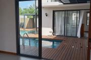 New contemporary villa in Pereybere – 6 bedrooms – Central swimming pool – Premium amenities