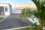 Albion for rent: Beautiful, recently built, single-storey villa with three bedrooms and swimming pool, located in a quiet area.