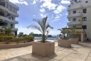 Flic en Flac – For rent, beautiful 1 bedroom apartment located in a luxury residence with swimming pool, gym and covered parking.
