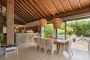 For sale: magnificent villa in a residence accessible to foreigners in Pereybere.