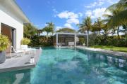 For sale: 4-bedroom villa with en suite rooms + office, 414.20 m2 on a 1,065 m2 plot, accessible to foreigners in Grand Baie.