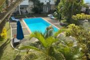 For rent – 3-bedroom triplex with pool in Pereybère