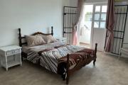 For rent – 3-bedroom triplex with pool in Pereybère