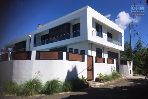 To rent new villa T3 / 4 with swimming pool in Trou aux Biches.